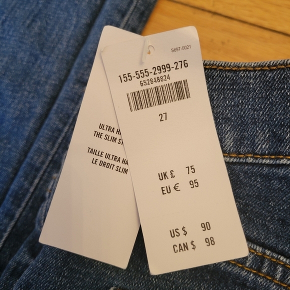 NWT Abercrombie & Fitch Ultra High Rise Straight Denim Jeans Size 27 / 4 - Picture 6 of 6